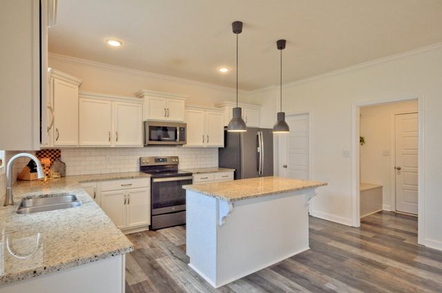 300 Bluebriar Trce, Clarksville, TN 37043