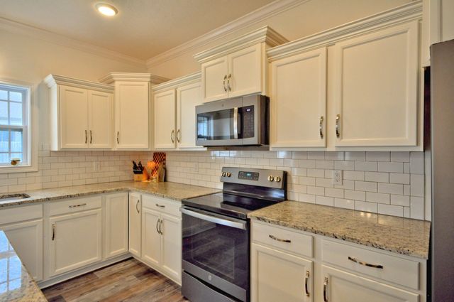300 Bluebriar Trce, Clarksville, TN 37043