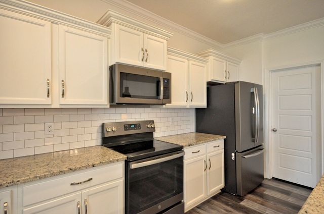 300 Bluebriar Trce, Clarksville, TN 37043