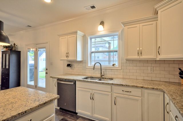 300 Bluebriar Trce, Clarksville, TN 37043