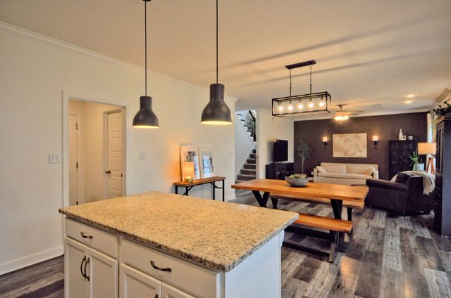 300 Bluebriar Trce, Clarksville, TN 37043