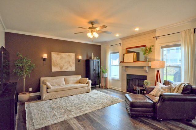 300 Bluebriar Trce, Clarksville, TN 37043