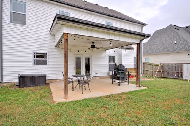 300 Bluebriar Trce, Clarksville, TN 37043