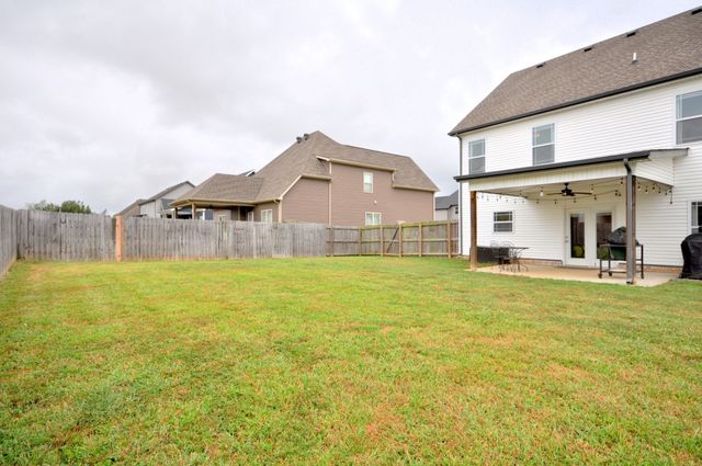 300 Bluebriar Trce, Clarksville, TN 37043