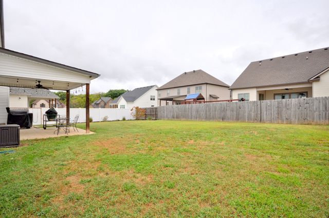 300 Bluebriar Trce, Clarksville, TN 37043
