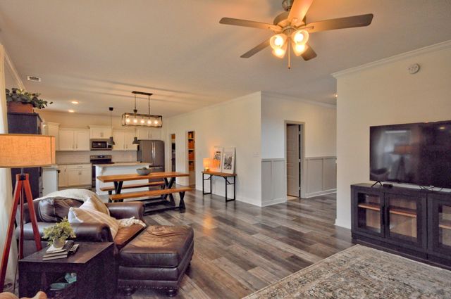 300 Bluebriar Trce, Clarksville, TN 37043