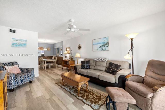 2800 Indian River Blvd R9, Vero Beach, FL 32960