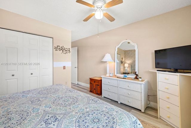2800 Indian River Blvd R9, Vero Beach, FL 32960