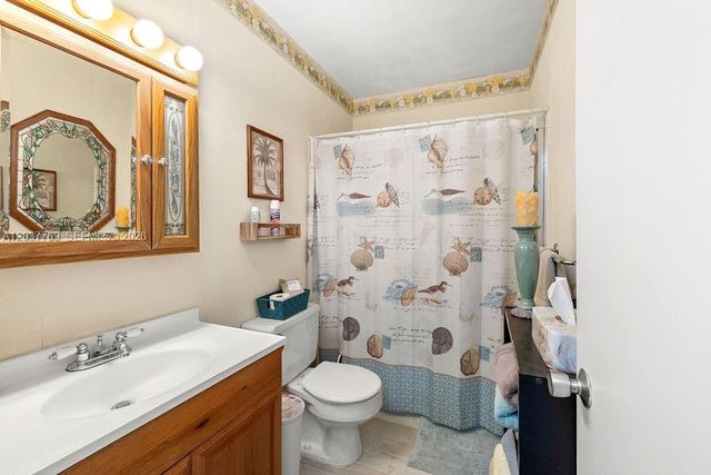 2800 Indian River Blvd R9, Vero Beach, FL 32960