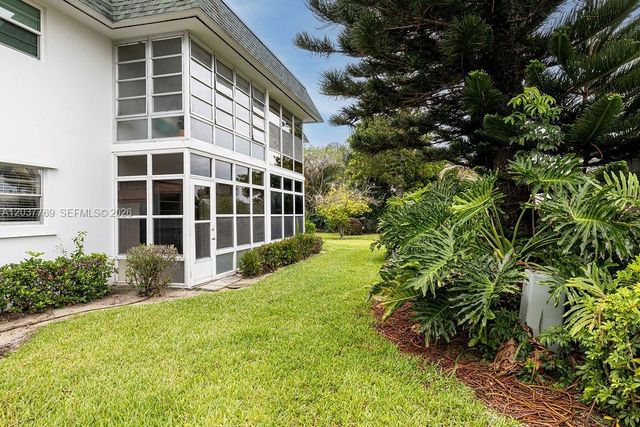 2800 Indian River Blvd R9, Vero Beach, FL 32960