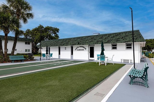 2800 Indian River Blvd R9, Vero Beach, FL 32960