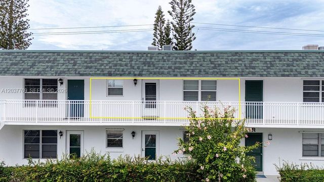 2800 Indian River Blvd R9, Vero Beach, FL 32960