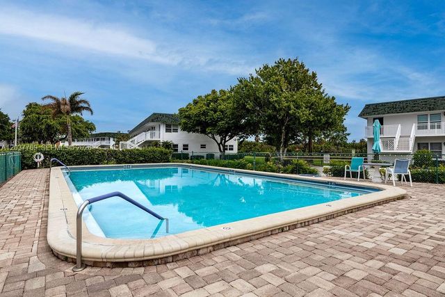 2800 Indian River Blvd R9, Vero Beach, FL 32960