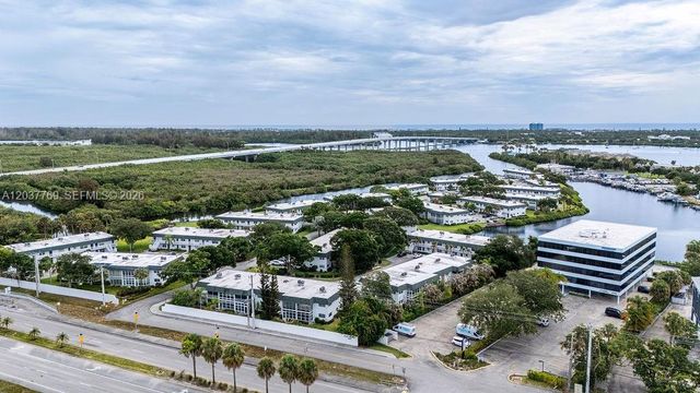 2800 Indian River Blvd R9, Vero Beach, FL 32960
