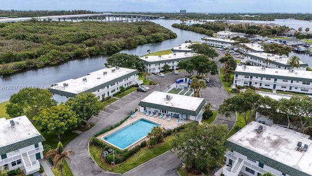2800 Indian River Blvd R9, Vero Beach, FL 32960