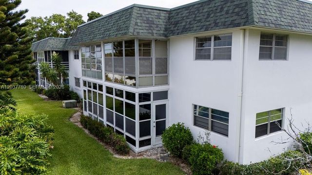 2800 Indian River Blvd R9, Vero Beach, FL 32960