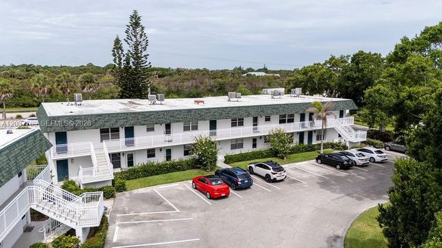 2800 Indian River Blvd R9, Vero Beach, FL 32960