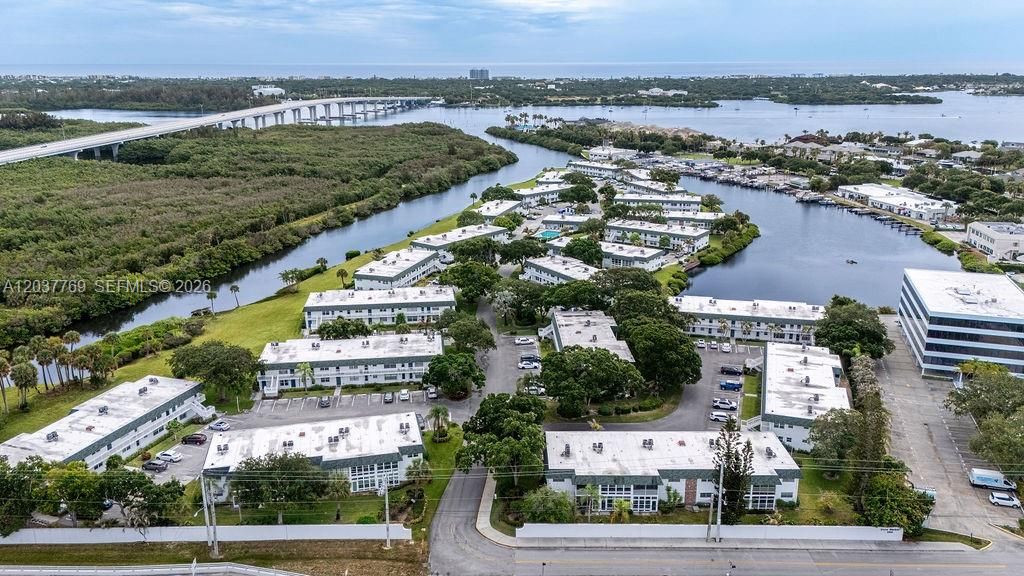 2800 Indian River Blvd R9, Vero Beach, FL 32960