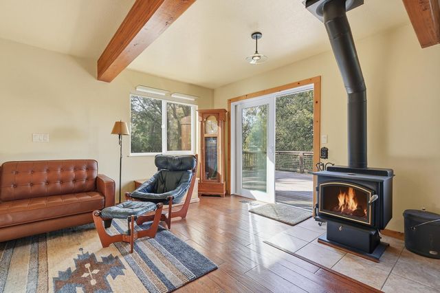 19387 Ponderosa Dr, Volcano, CA 95689