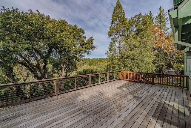 19387 Ponderosa Dr, Volcano, CA 95689