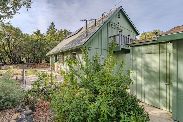 19387 Ponderosa Dr, Volcano, CA 95689