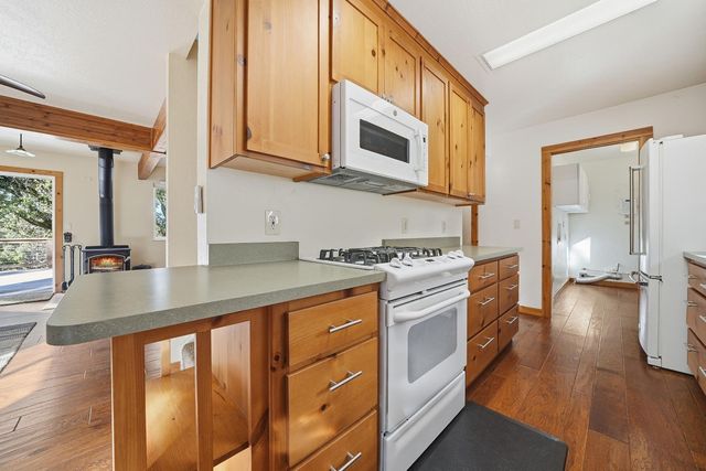 19387 Ponderosa Dr, Volcano, CA 95689