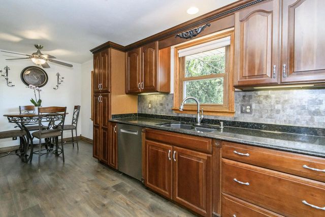 W155N5414 Balsam DRIVE, Menomonee Falls, WI 53051