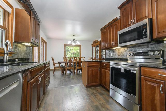 W155N5414 Balsam DRIVE, Menomonee Falls, WI 53051