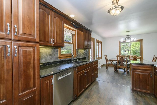 W155N5414 Balsam DRIVE, Menomonee Falls, WI 53051