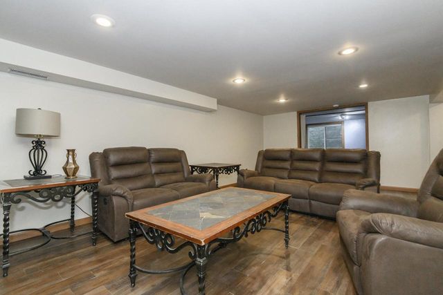 W155N5414 Balsam DRIVE, Menomonee Falls, WI 53051