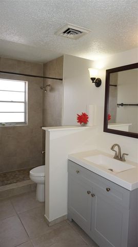 7011 PLACE DE LA PAIX 2B, South Pasadena, FL 33707