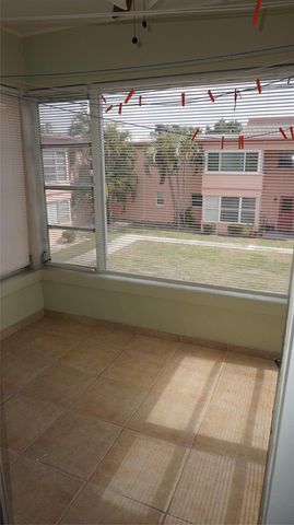 7011 PLACE DE LA PAIX 2B, South Pasadena, FL 33707