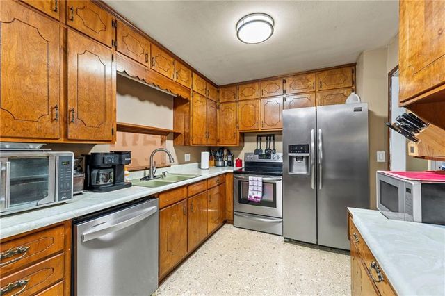 11213 E 32nd Terrace S, Independence, MO 64052