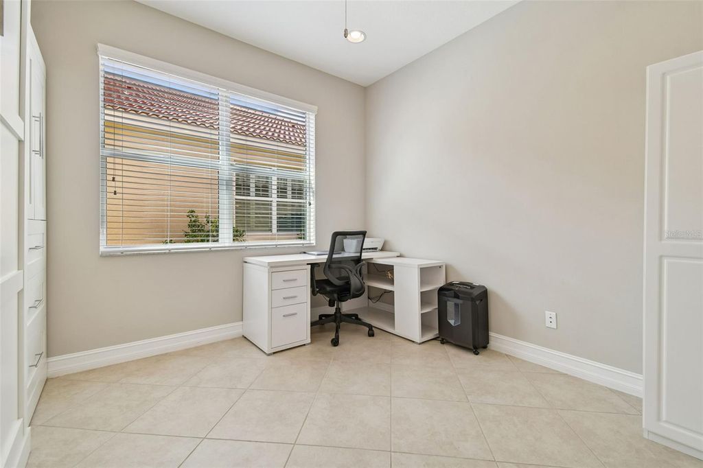 Image 19 of property listing at 4940 MARBLE SPRINGS CIRCLE, Wimauma, FL 33598