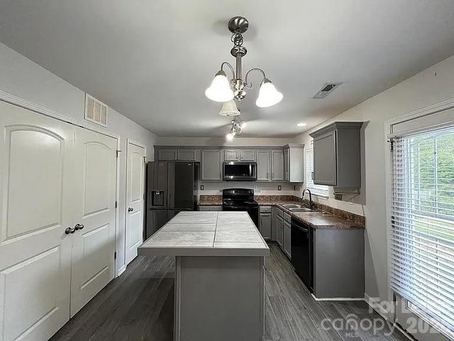 4828 Lynn Lee Circle, Charlotte, NC 28269