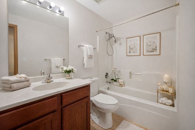 12517 Meadow Lane 5, Blue Island, IL 60406