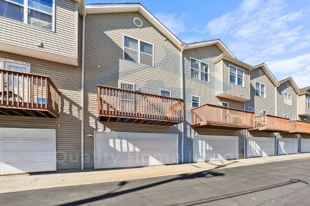 12517 Meadow Lane 5, Blue Island, IL 60406