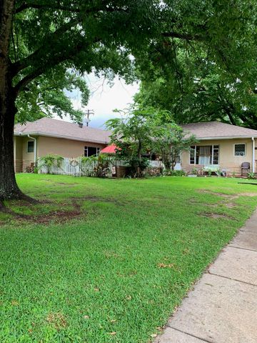 1006 Clifton Street, Conway, AR 72034