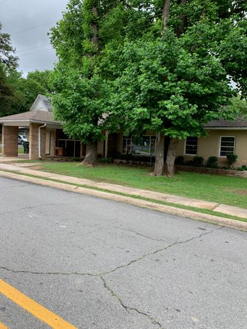 1006 Clifton Street, Conway, AR 72034