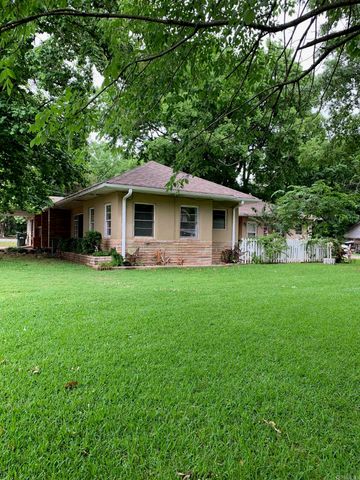 1006 Clifton Street, Conway, AR 72034
