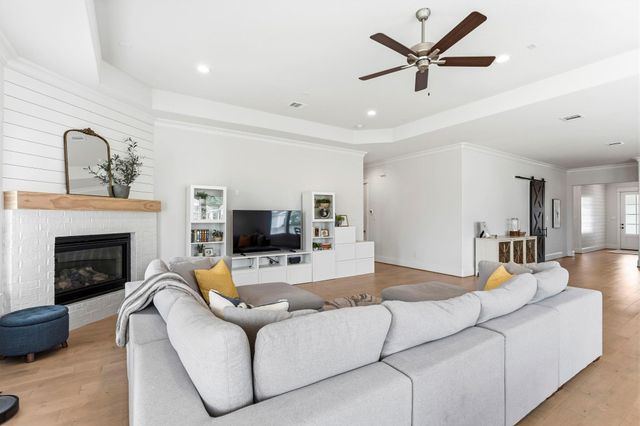 2368 Goldenglade Drive, Conroe, TX 77384