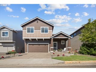 15776 Se NUTHATCH Ln, Clackamas, OR 97015