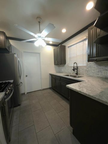 1751 Sycamore Ave, Stockton, CA 95205