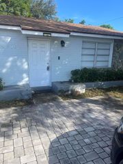 5706 Candlewood Avenue, Mangonia Park, FL 33407