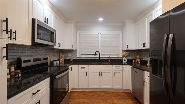 6815 Florence Drive, Lithia Springs, GA 30122