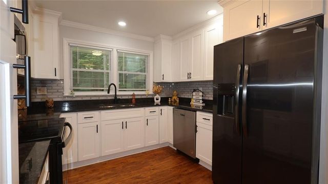 6815 Florence Drive, Lithia Springs, GA 30122