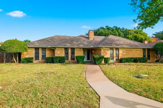 925 Prairie Creek Drive, Desoto, TX 75115