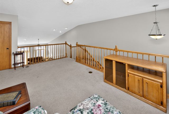 6056 Meadow View Court, Johnston, IA 50131
