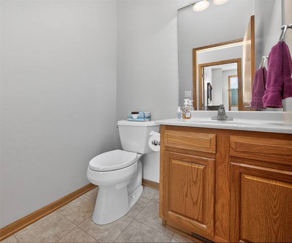 6056 Meadow View Court, Johnston, IA 50131