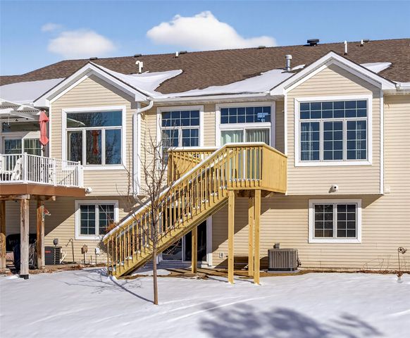 6056 Meadow View Court, Johnston, IA 50131